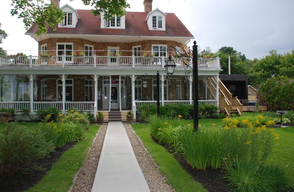 Chez Truchon Bistro-Auberge La Malbaie Exterior photo